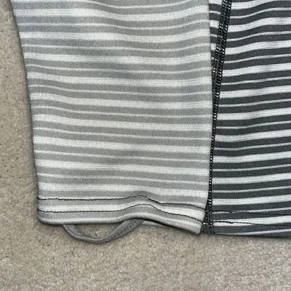 PATAGONIA 1/4 Zip Capilene 3 Crew Gray Striped Top - Picture 5 of 6